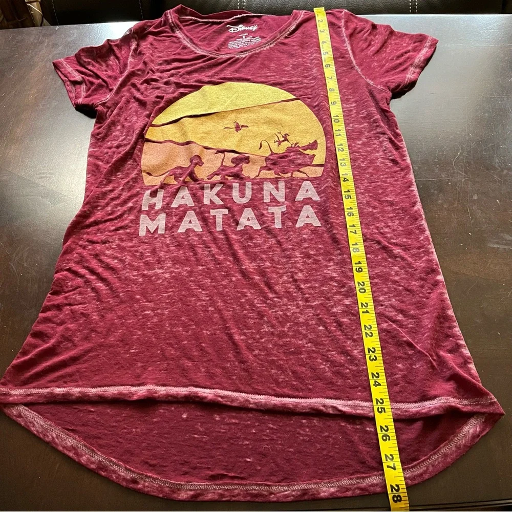 Disney the Lion King hakuna Matata Maroon T-shirt, Size S - Picture 6 of 8